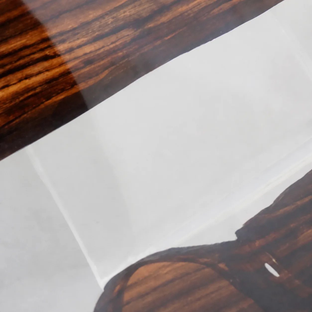 Glossy Resin style